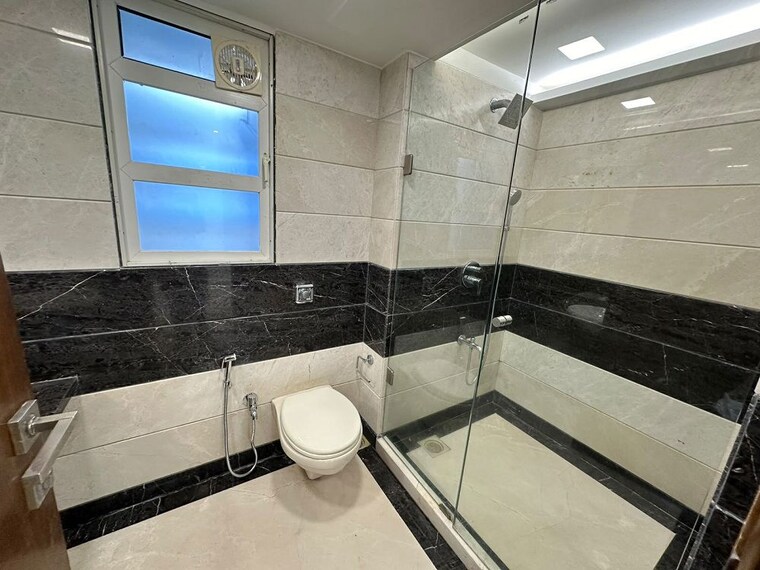 Bathroom, khar west 3 Bedroom 1100 Sq.Ft. Apartment In Khar West Mumbai 10581785