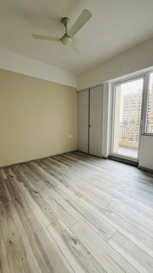 Room in 3 BHK Apartment at ABA Ivy County, Sector 75 – for Rent