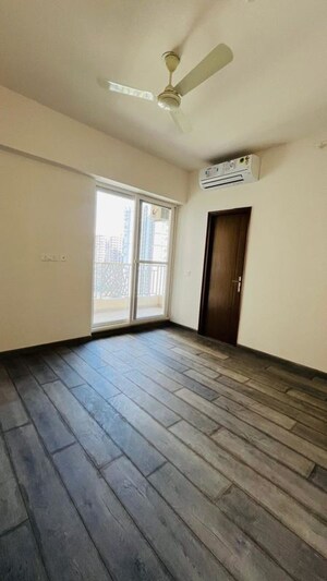Room in 3 BHK Apartment at ABA Ivy County, Sector 75 – for Rent