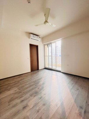 Room in 3 BHK Apartment at ABA Ivy County, Sector 75 – for Rent