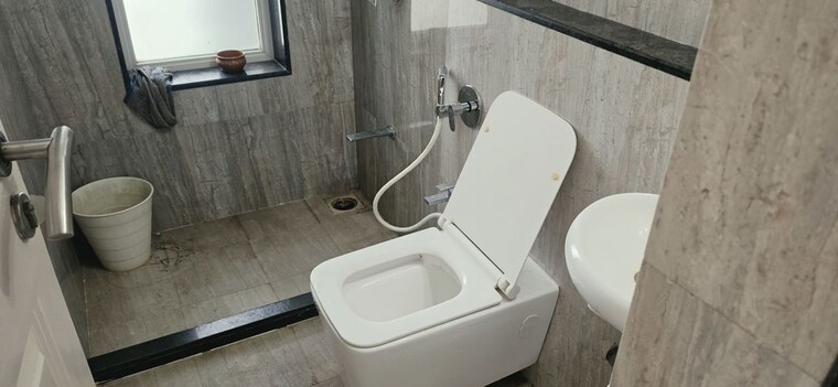 Bathroom, aspen-park 2 Bedroom 780 Sq.Ft. Apartment In Goregaon East Mumbai 10581801