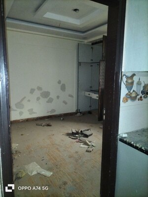 Room in  Apartment at Uttam Nagar – for Sale