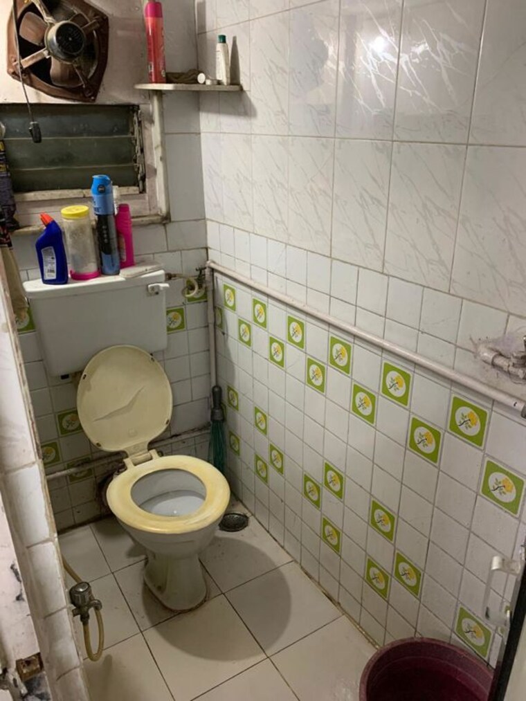 Bathroom, panom-park 2 Bedroom 650 Sq.Ft. Apartment In Vile Parle East Mumbai 10581794