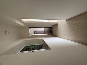 Furnished Amenities in 2 BHK Apartment at Piramal Aranya, Byculla – for Rent