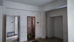 Room in  Apartment at Netaji Subhas Chandra Bose Road – for Sale