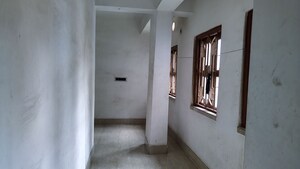 Room in  Apartment at Netaji Subhas Chandra Bose Road – for Sale