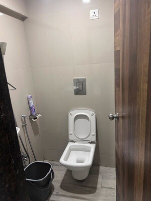 Bathroom in  Pg at Malad West – for Rent