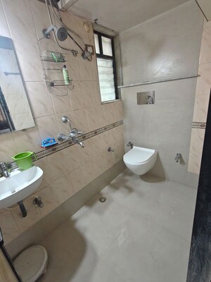 Bathroom in  Pg at Malad West – for Rent