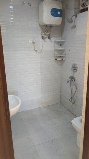 Bathroom in 2 BHK Builder Floor at Rajpur Road – for Rent