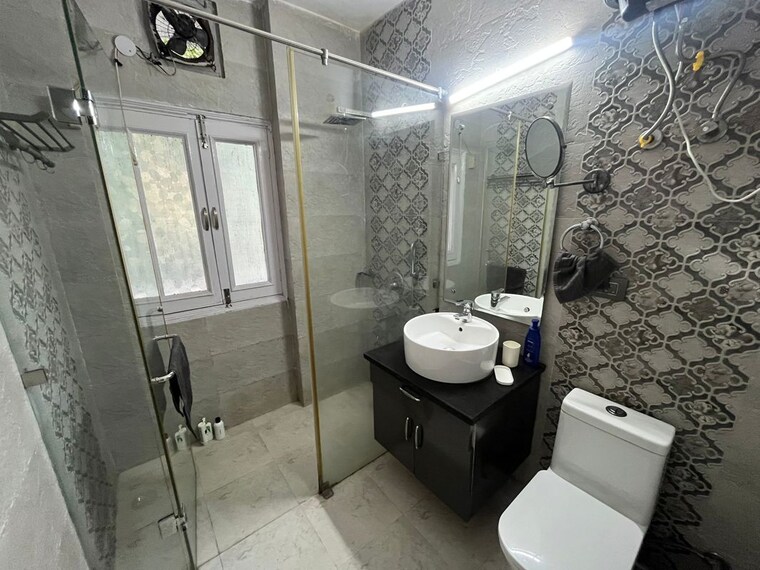 Attached Bathroom, greater kailash i 2 Bedroom 1200 Sq.Ft. Builder Floor In Greater Kailash I Delhi 10581912