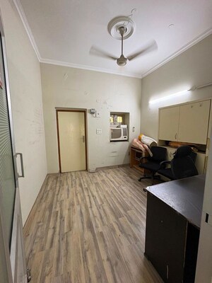  Shop For Rent in Lajpat Nagar 4