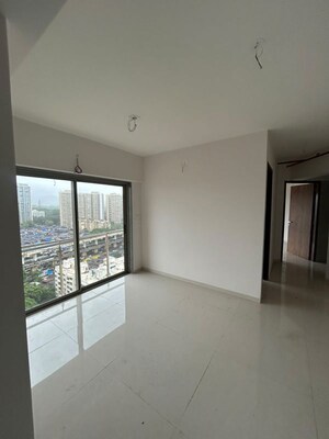 Room in 3 BHK Apartment at Anubhav CHS, Mulund West – for Rent