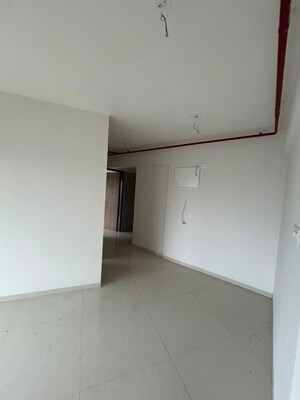 Room in 3 BHK Apartment at Anubhav CHS, Mulund West – for Rent