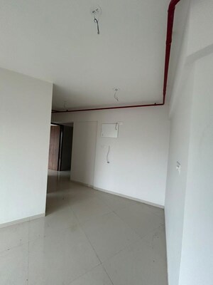 Room in 3 BHK Apartment at Anubhav CHS, Mulund West – for Rent