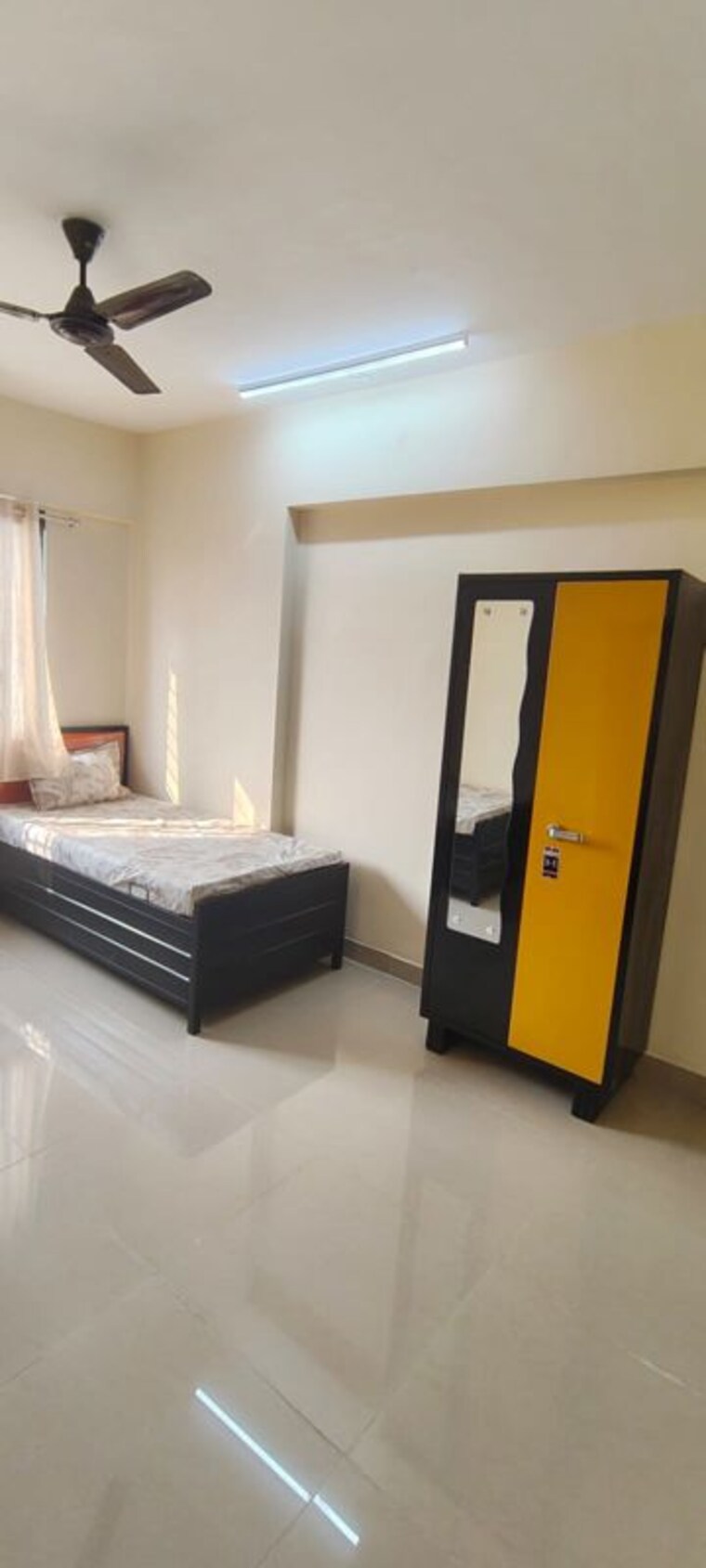 Bedroom, malad east Pg For Boys & Girls In Malad East 10581972