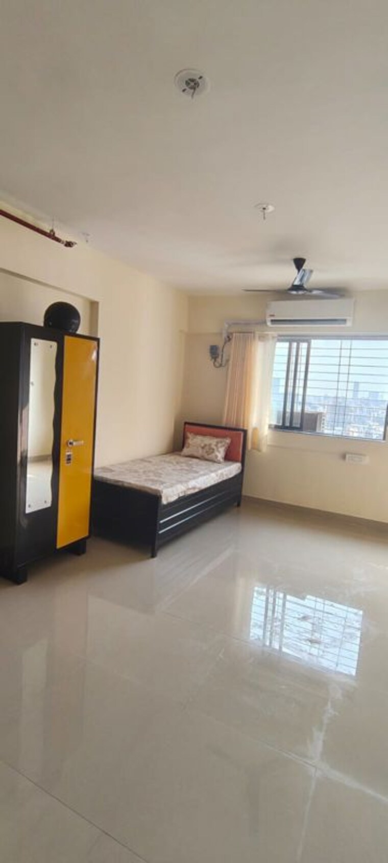 Living Room, malad east Pg For Boys & Girls In Malad East 10581972
