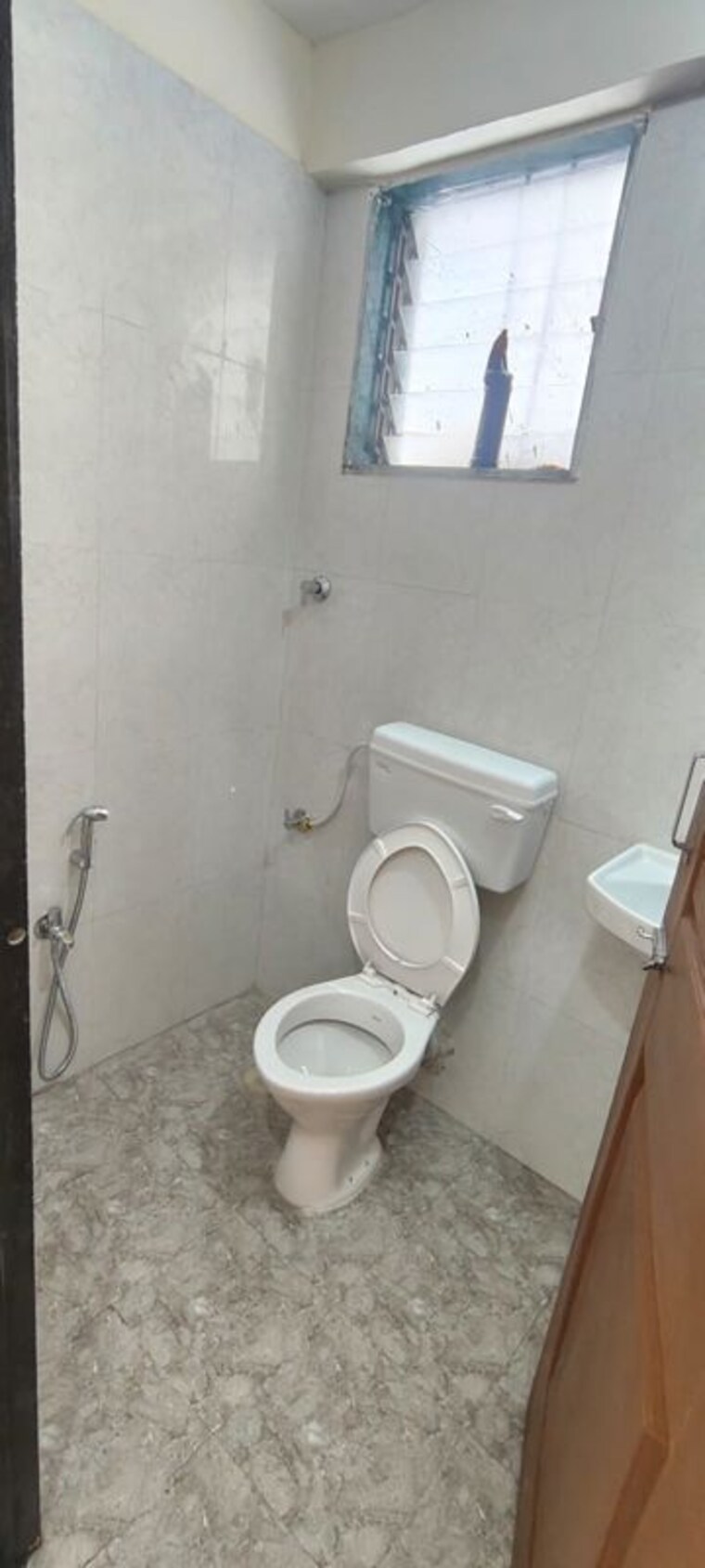 Bathroom, malad east Pg For Boys & Girls In Malad East 10581972