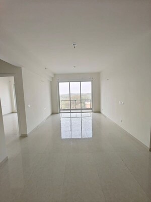 Room in 3 BHK Apartment at Seawoods – for Rent