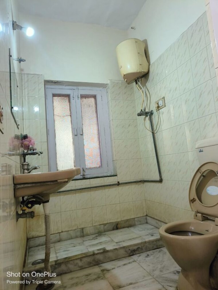 Bathroom, greater kailash i 2 Bedroom 1200 Sq.Ft. Builder Floor In Greater Kailash I Delhi 10581977