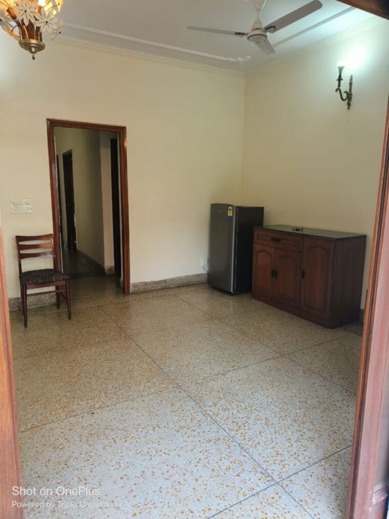 Room, greater kailash i 2 Bedroom 1200 Sq.Ft. Builder Floor In Greater Kailash I Delhi 10581977