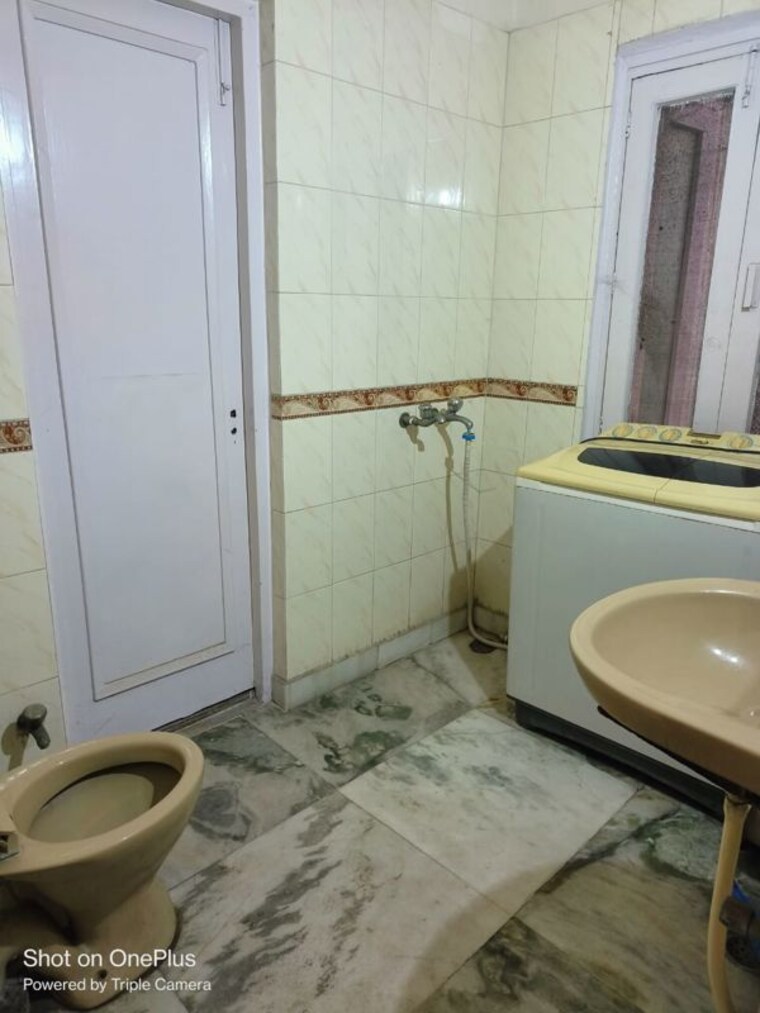 Bathroom, greater kailash i 2 Bedroom 1200 Sq.Ft. Builder Floor In Greater Kailash I Delhi 10581977