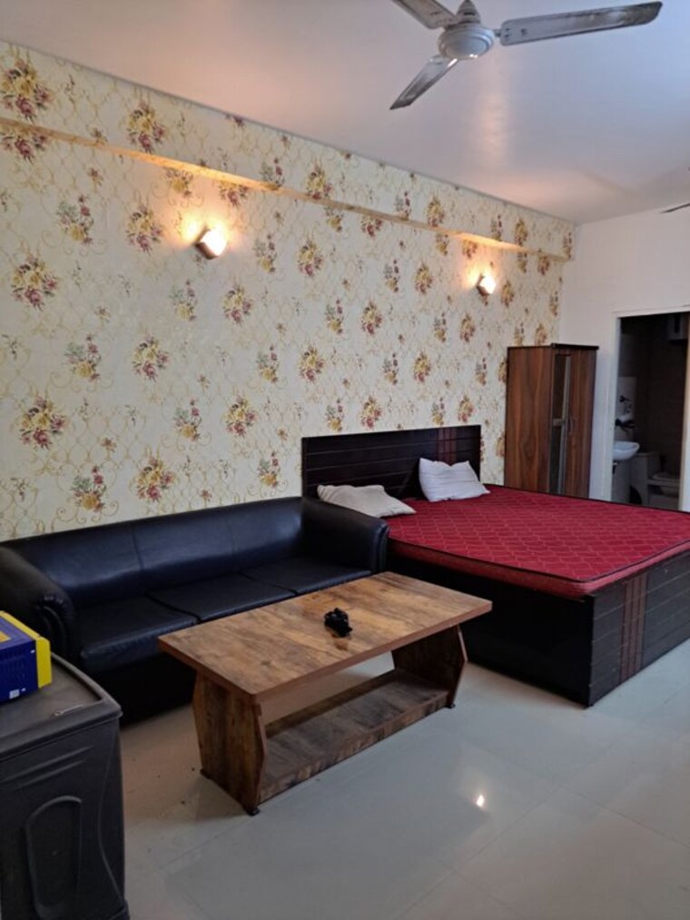 Living Room, radhey-krishna-orchid 1 RK 550 Sq.Ft. Builder Floor In Sector 101 Noida 10582001