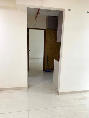 Room in 2 BHK Apartment at Mahindra Alcove, Chandivali – for Rent