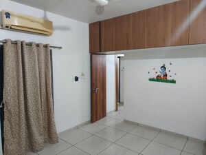 Room in 1 BHK Apartment at Vejalpur – for Rent