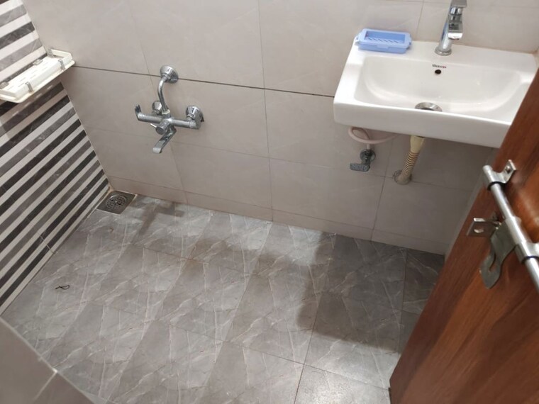 Bathroom, vejalpur 1 Bedroom 690 Sq.Ft. Apartment In Vejalpur Ahmedabad 10580502