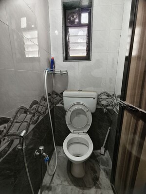 Bathroom in 1 RK Apartment at Daya Sagar CHSL, Goregaon East – for Rent