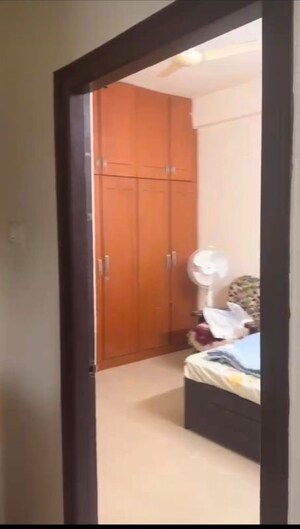 Room in 2 BHK Apartment at Masjid Banda – for Rent