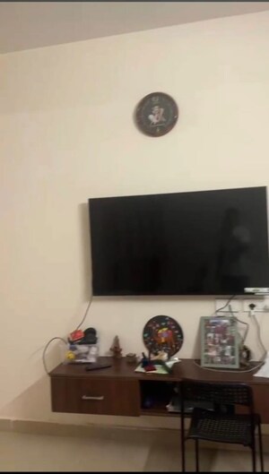 Furnished Amenities in 2 BHK Apartment at Masjid Banda – for Rent