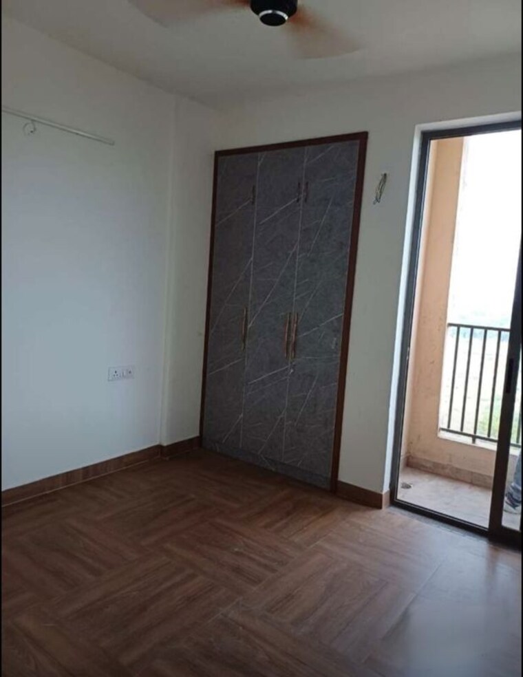 Room, gomti nagar 3 Bedroom 1800 Sq.Ft. Apartment In Gomti Nagar Lucknow 10582142