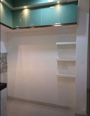 Room in 3 BHK Apartment at Gomti Nagar – for Rent
