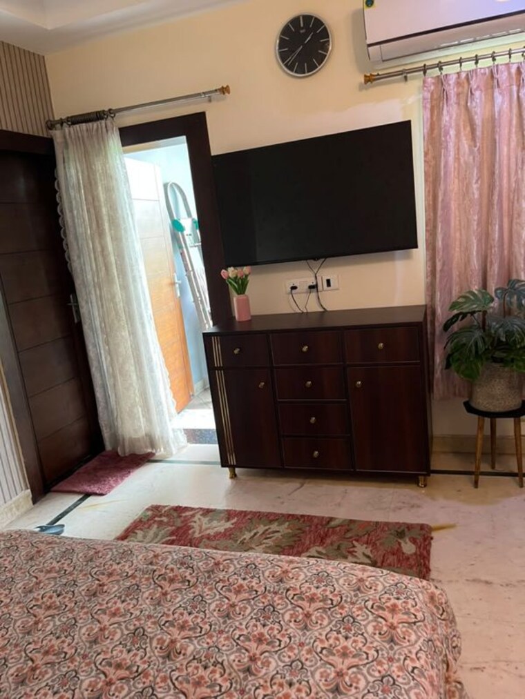 Bedroom, sector 50 4 Bedroom 3500 Sq.Ft. Villa In Sector 50 Noida 10582166