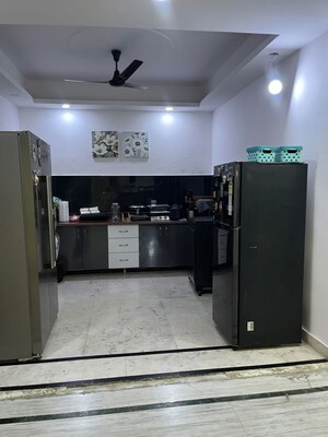 Furnished Amenities in 4 BHK Villa at Sector 50 – for Rent