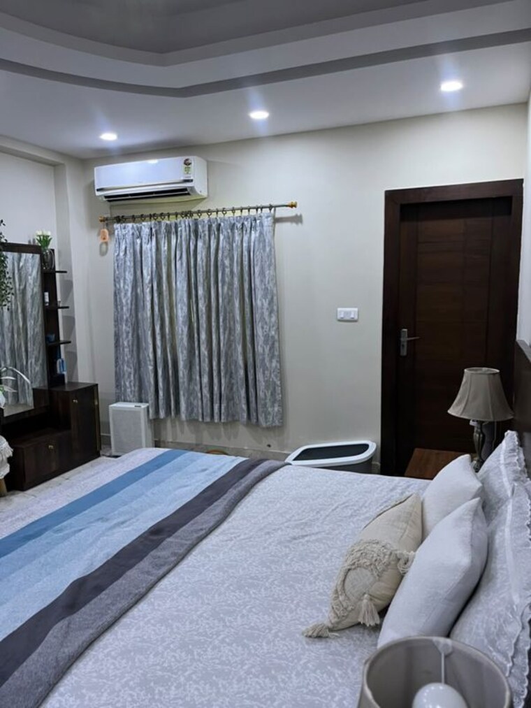 Bedroom, sector 50 4 Bedroom 3500 Sq.Ft. Villa In Sector 50 Noida 10582166