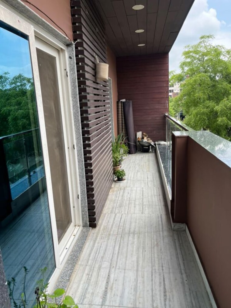 Balcony, sector 50 4 Bedroom 3500 Sq.Ft. Villa In Sector 50 Noida 10582166