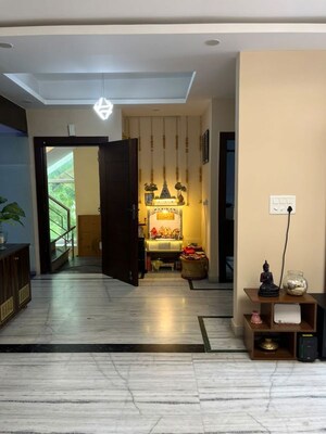 Living Room in 4 BHK Villa at Sector 50 – for Rent