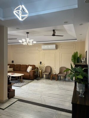 Gym in 4 BHK Villa at Sector 50 – for Rent