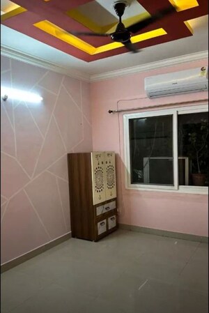 Living Room in 4 BHK Apartment at Gomti Nagar – for Rent
