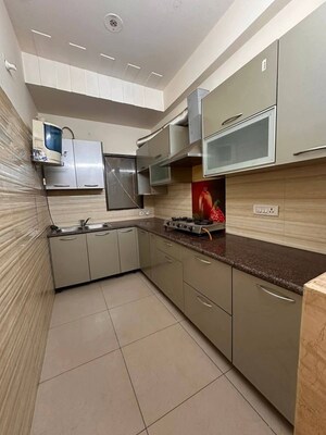 Kitchen in 2 BHK Builder Floor at Sector 40 – for Rent