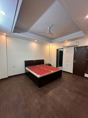 Kitchen in 2 BHK Builder Floor at Sector 40 – for Rent