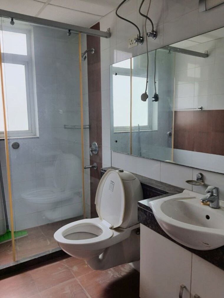 Bathroom, orchid-petals 3 Bedroom 1805 Sq.Ft. Apartment In Sector 49 Gurgaon 10582209