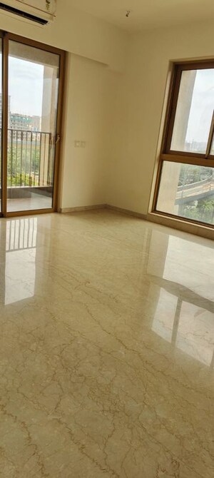Room in 2 BHK Apartment at IM Applaud 38, Goregaon East – for Rent