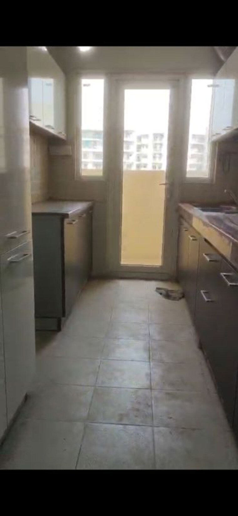Kitchen, mahagun-moderne 3 Bedroom 1550 Sq.Ft. Apartment In Sector 78 Noida 10582219