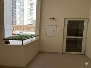 Room in 4 BHK Apartment at Mahindra Windchimes, Bannerghatta Road – for Sale