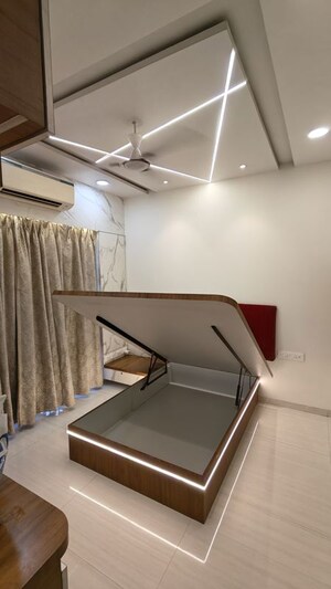 Room in 2 BHK Apartment at Anandwadi – for Rent