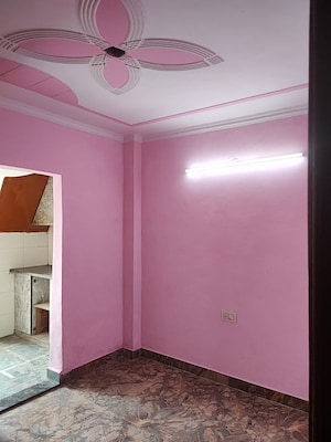 Room in 1 BHK Builder Floor at Tri Nagar – for Rent