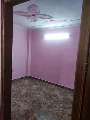 1 BHK Builder Floor For Rent in Tri Nagar